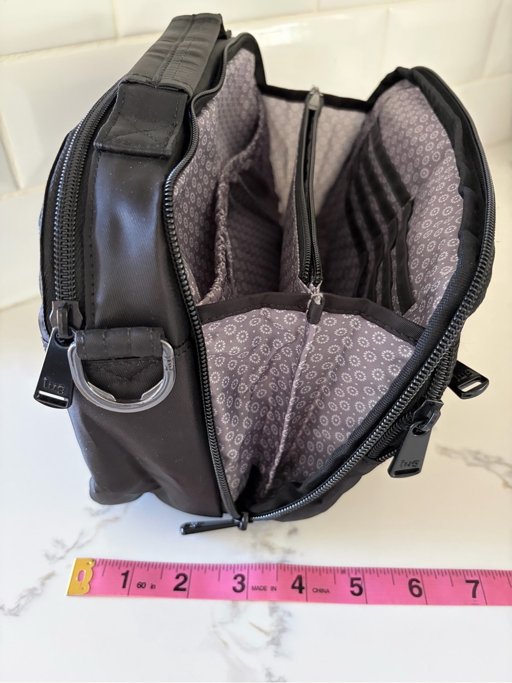 NWOT Lug SCOOP Midnight Black Crossbody Organizer Bag Travel Everyday RFID - Picture 10 of 16